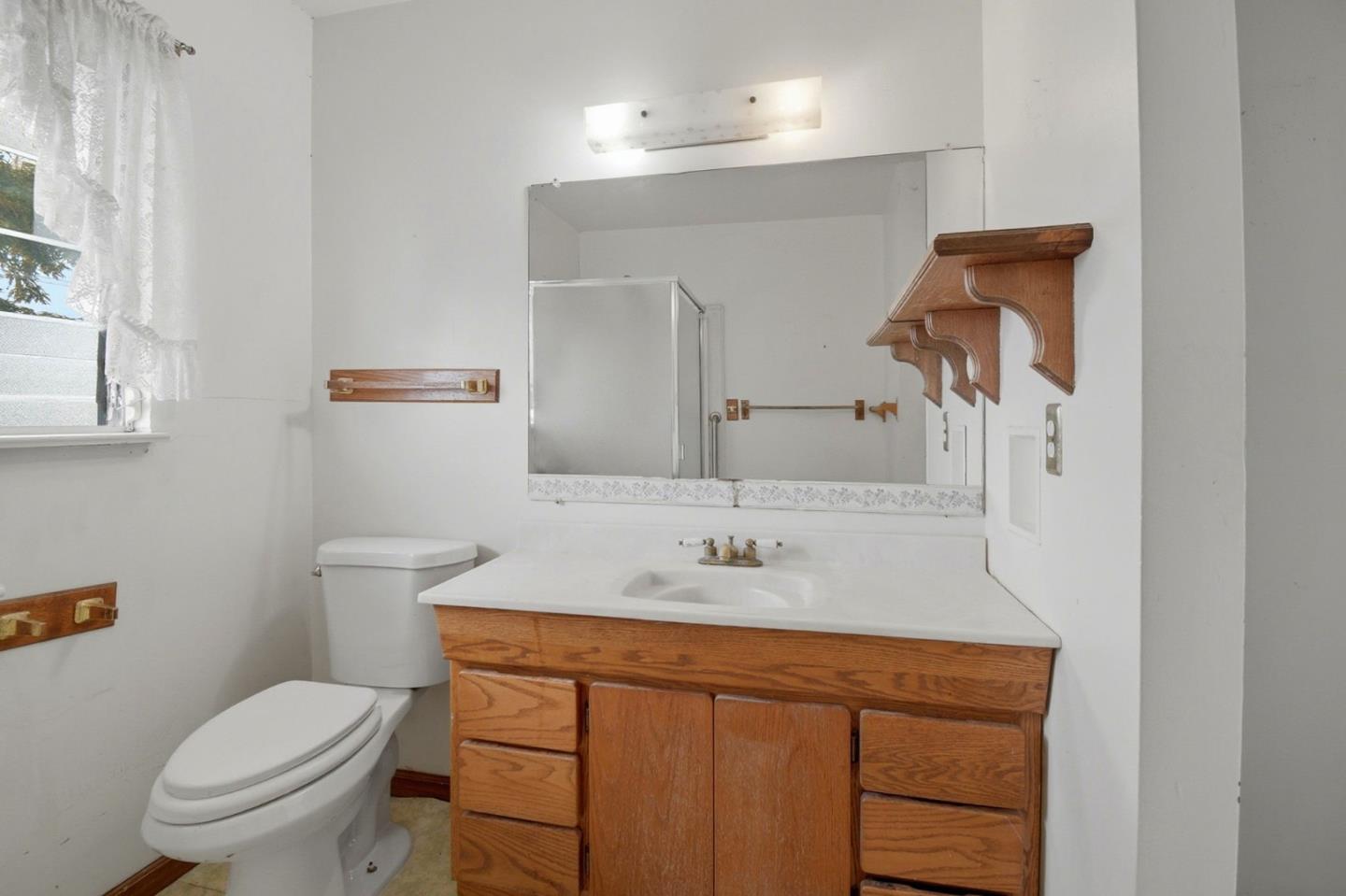 6077 Skyline Boulevard