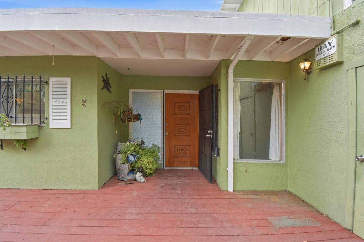 6077 Skyline Boulevard