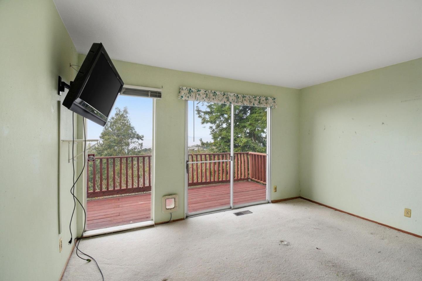 6077 Skyline Boulevard