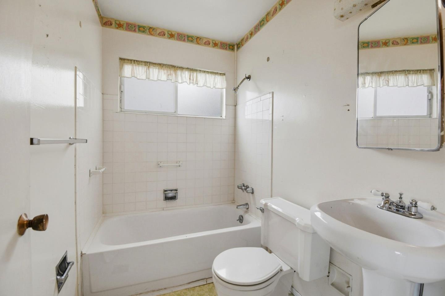 6077 Skyline Boulevard