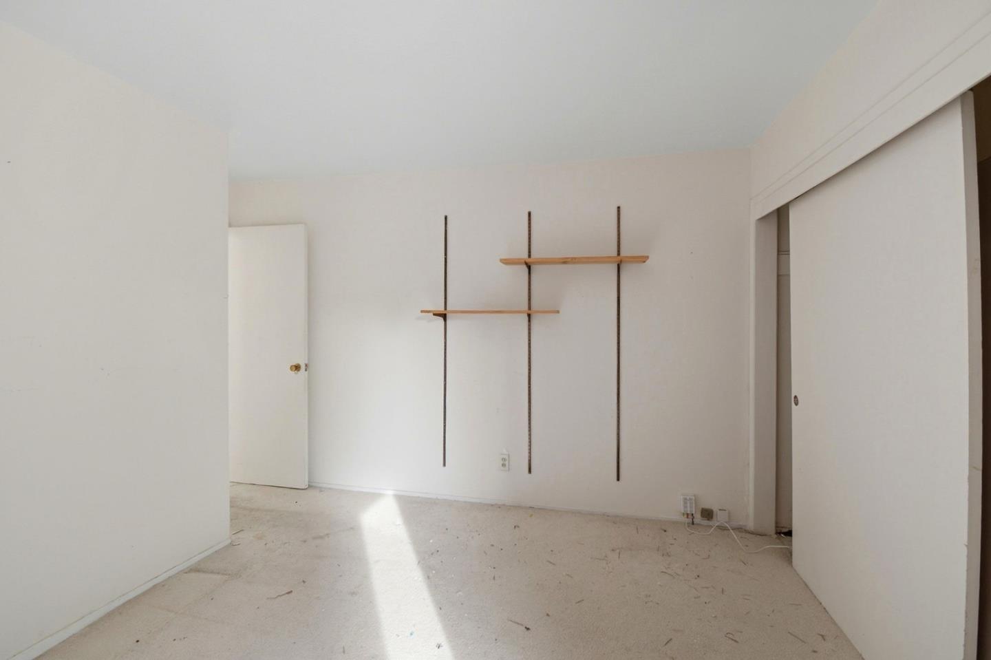 6077 Skyline Boulevard