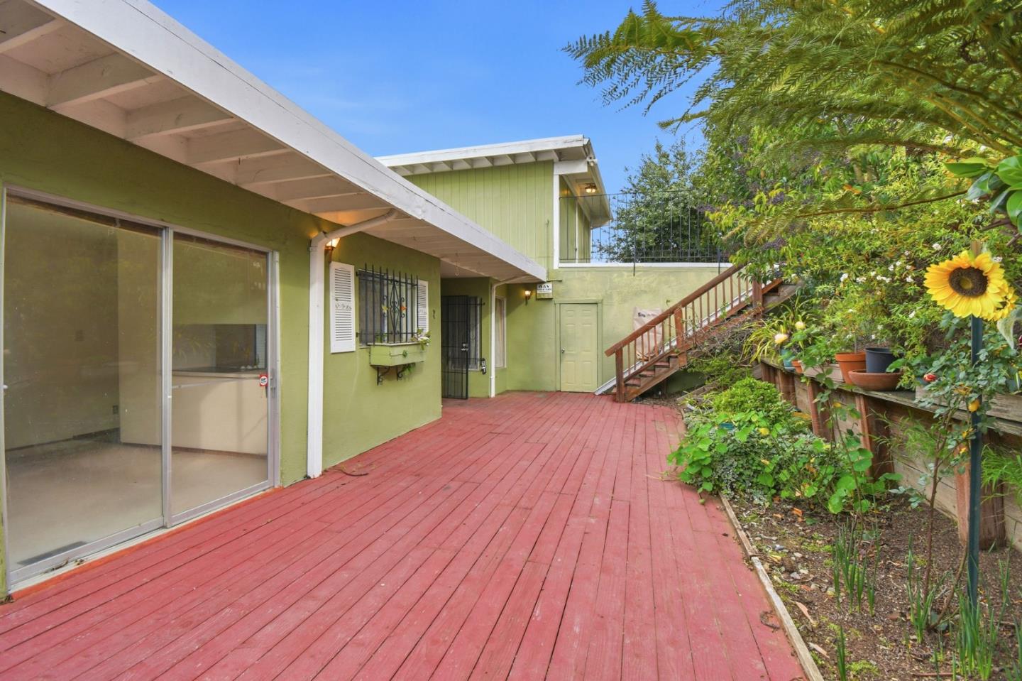 6077 Skyline Boulevard