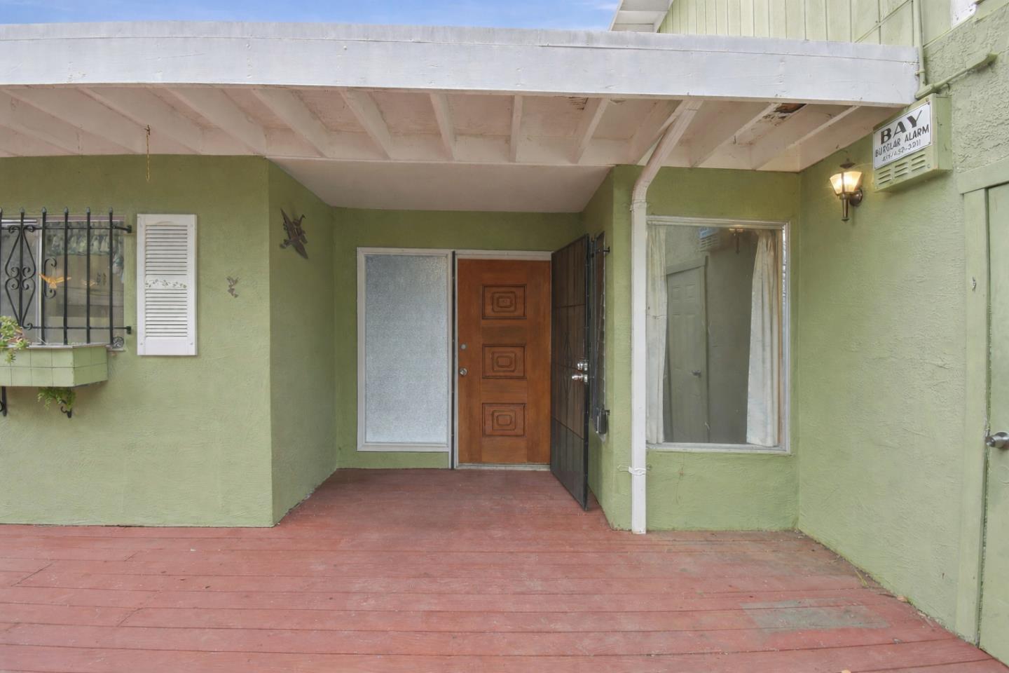 6077 Skyline Boulevard