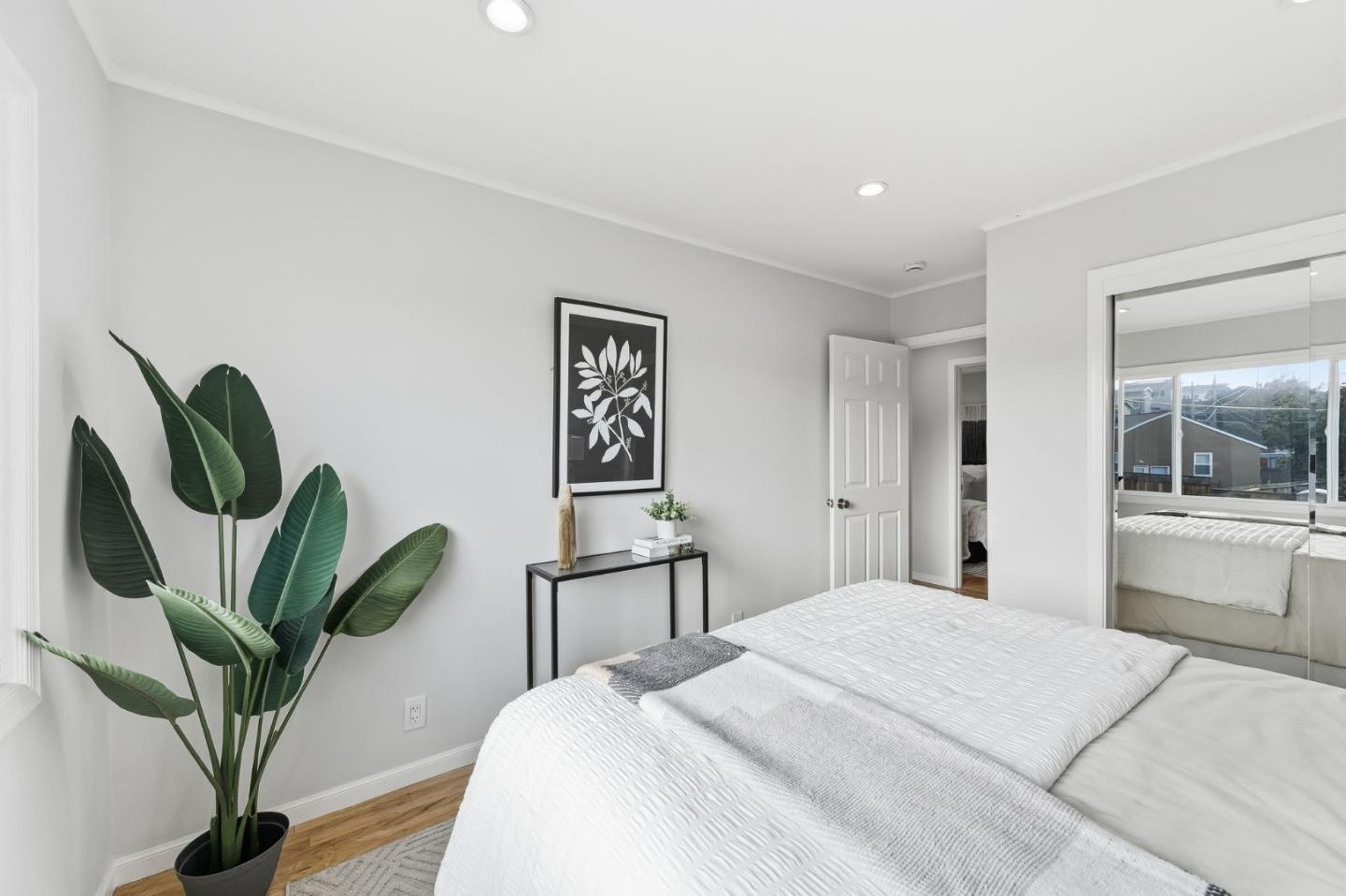 583 Hawthorne Avenue