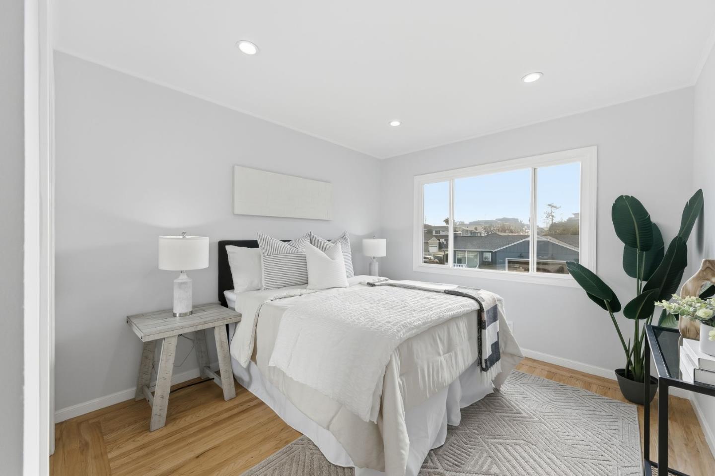 583 Hawthorne Avenue