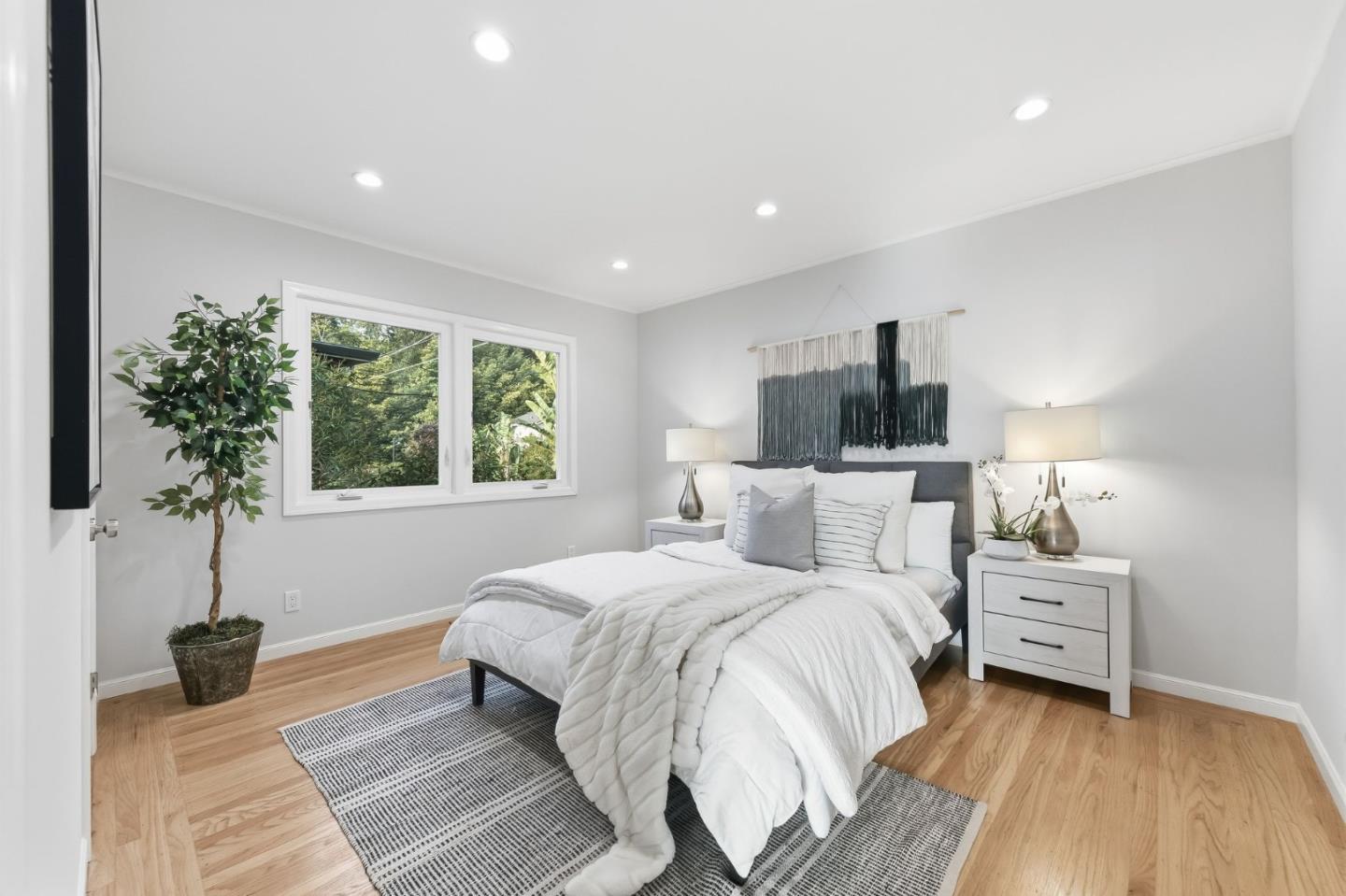 583 Hawthorne Avenue