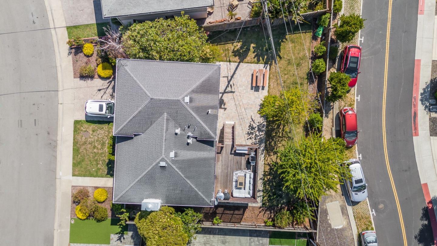 583 Hawthorne Avenue