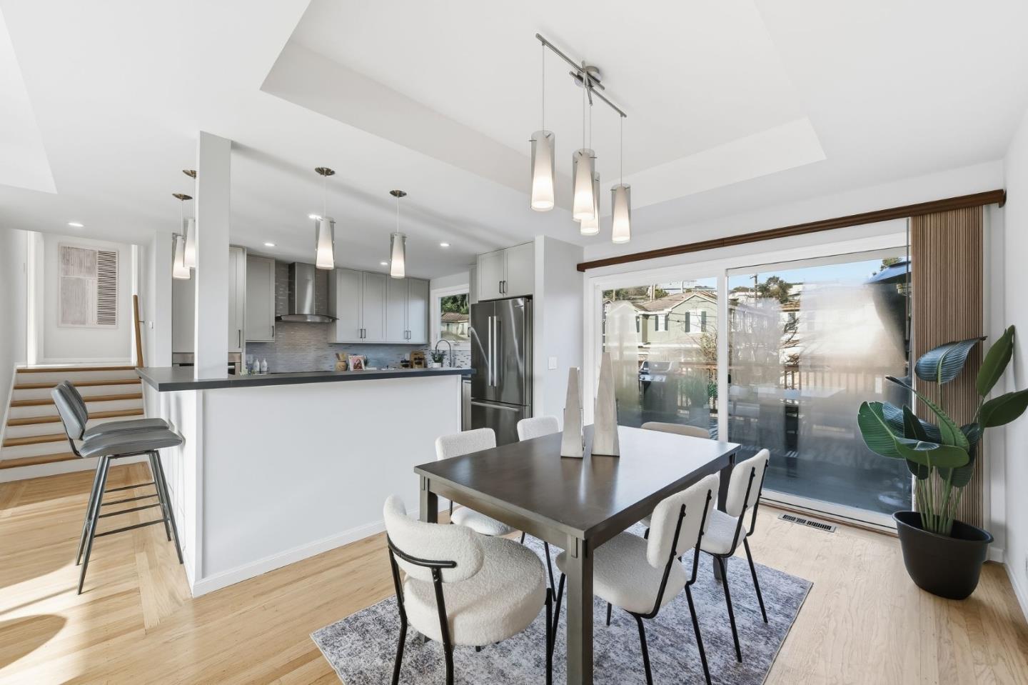 583 Hawthorne Avenue