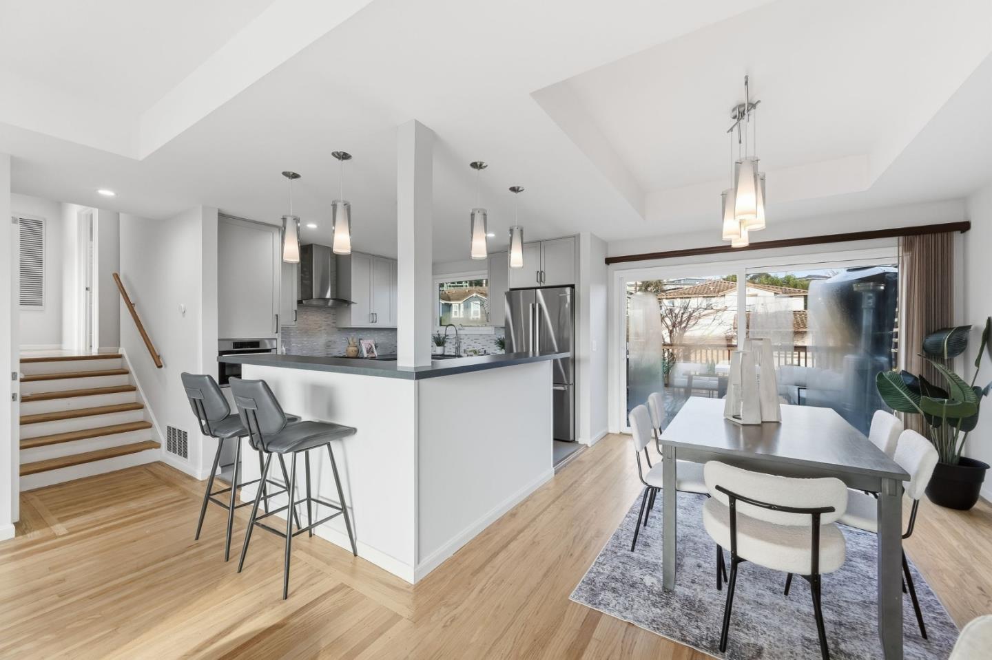 583 Hawthorne Avenue