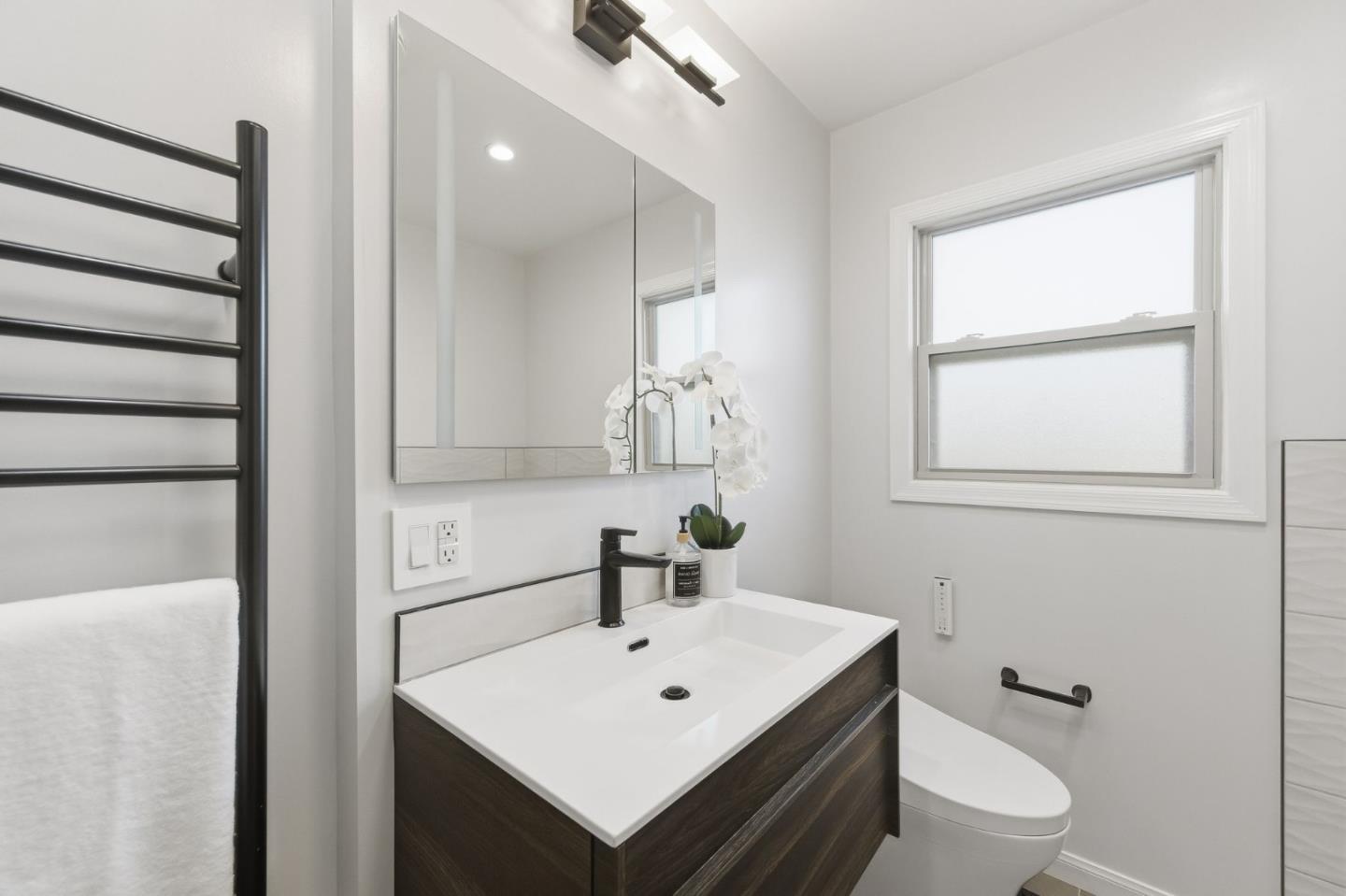 583 Hawthorne Avenue