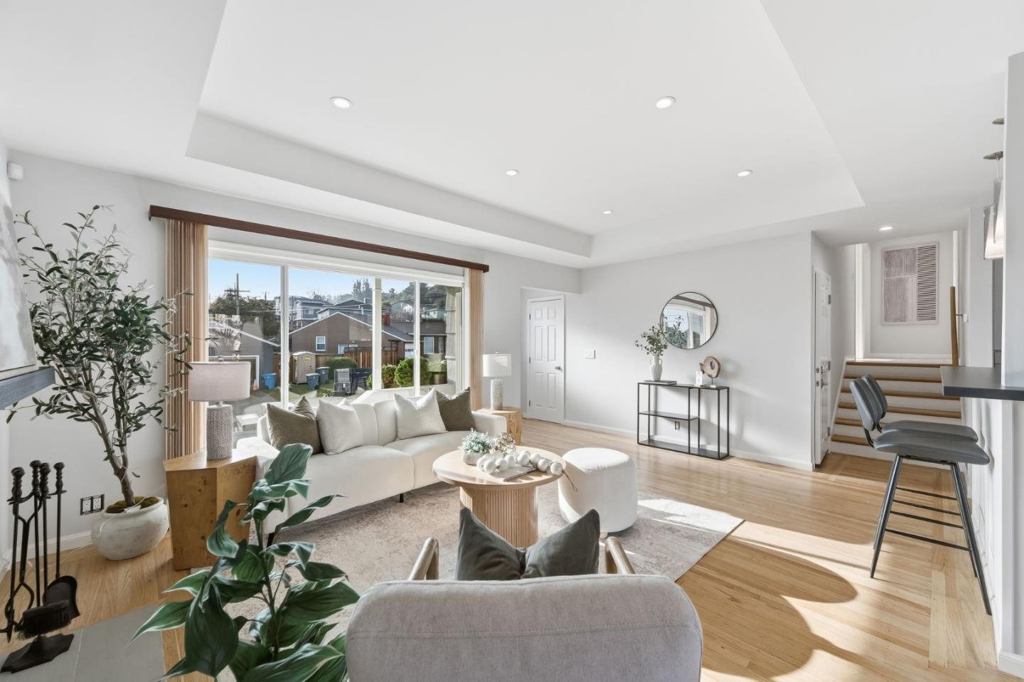 583 Hawthorne Avenue