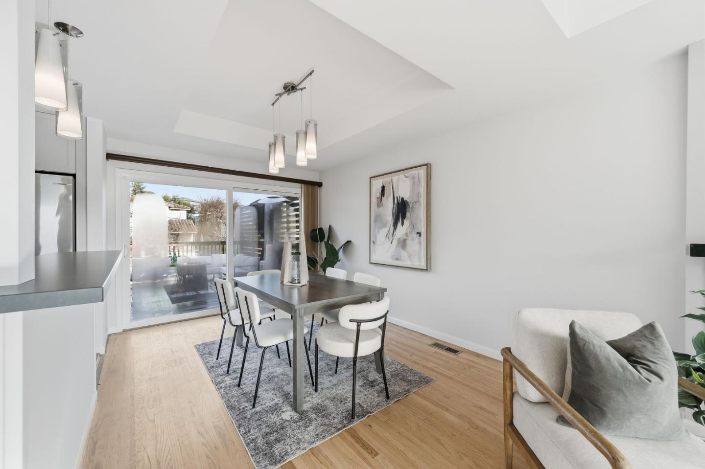 583 Hawthorne Avenue