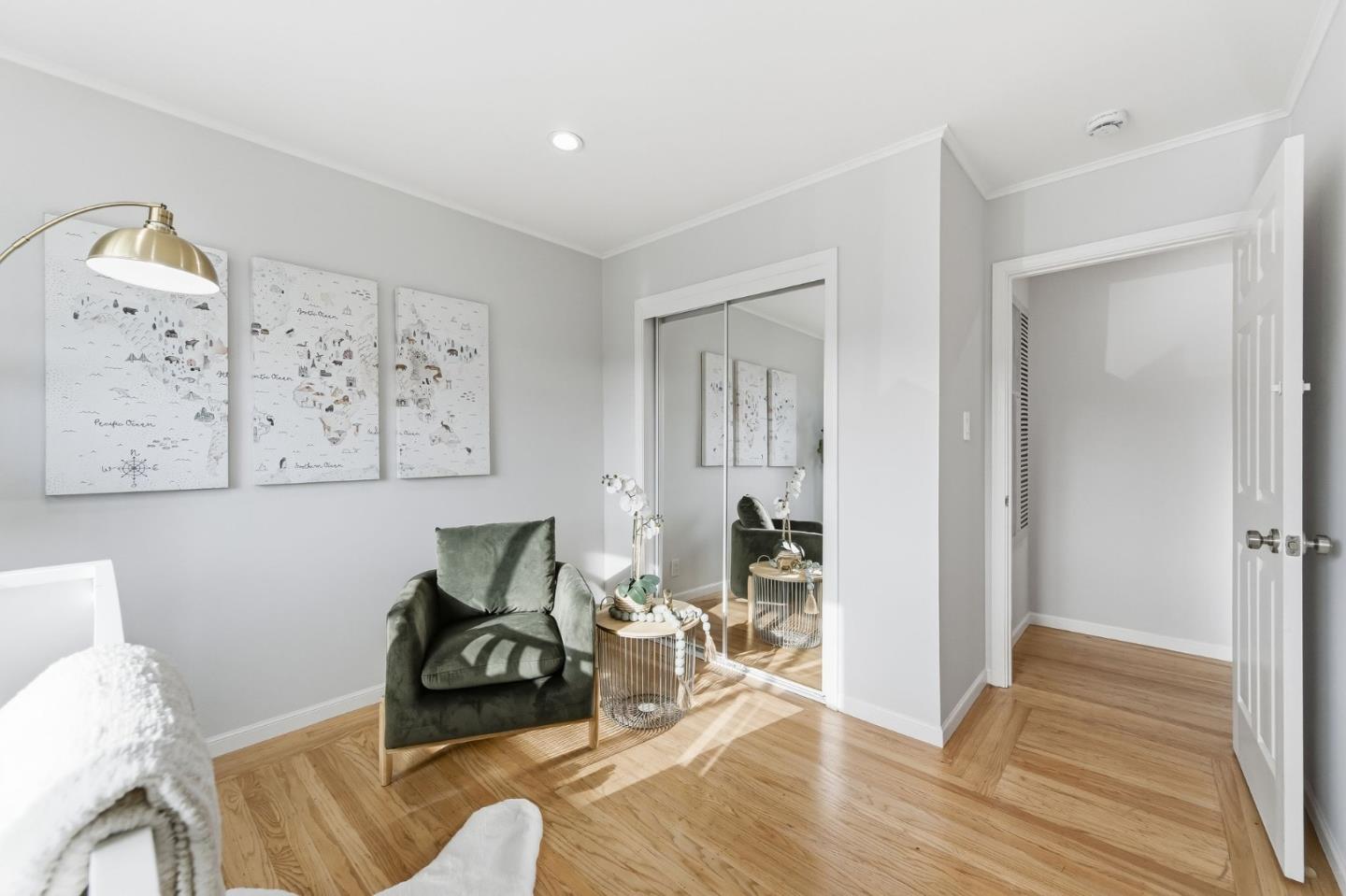 583 Hawthorne Avenue