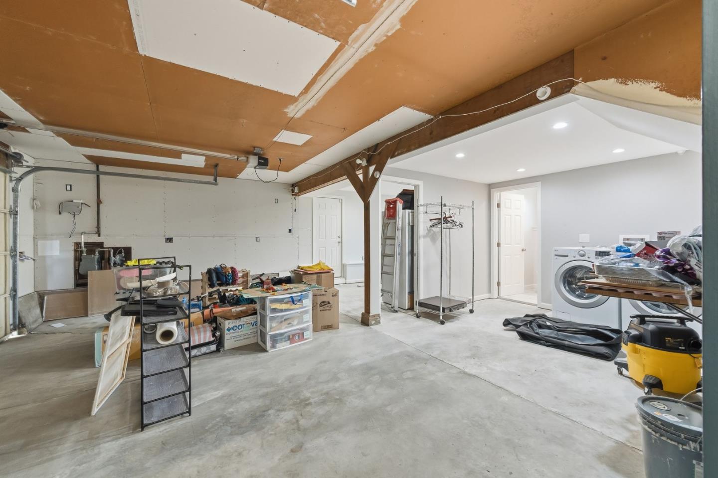 583 Hawthorne Avenue