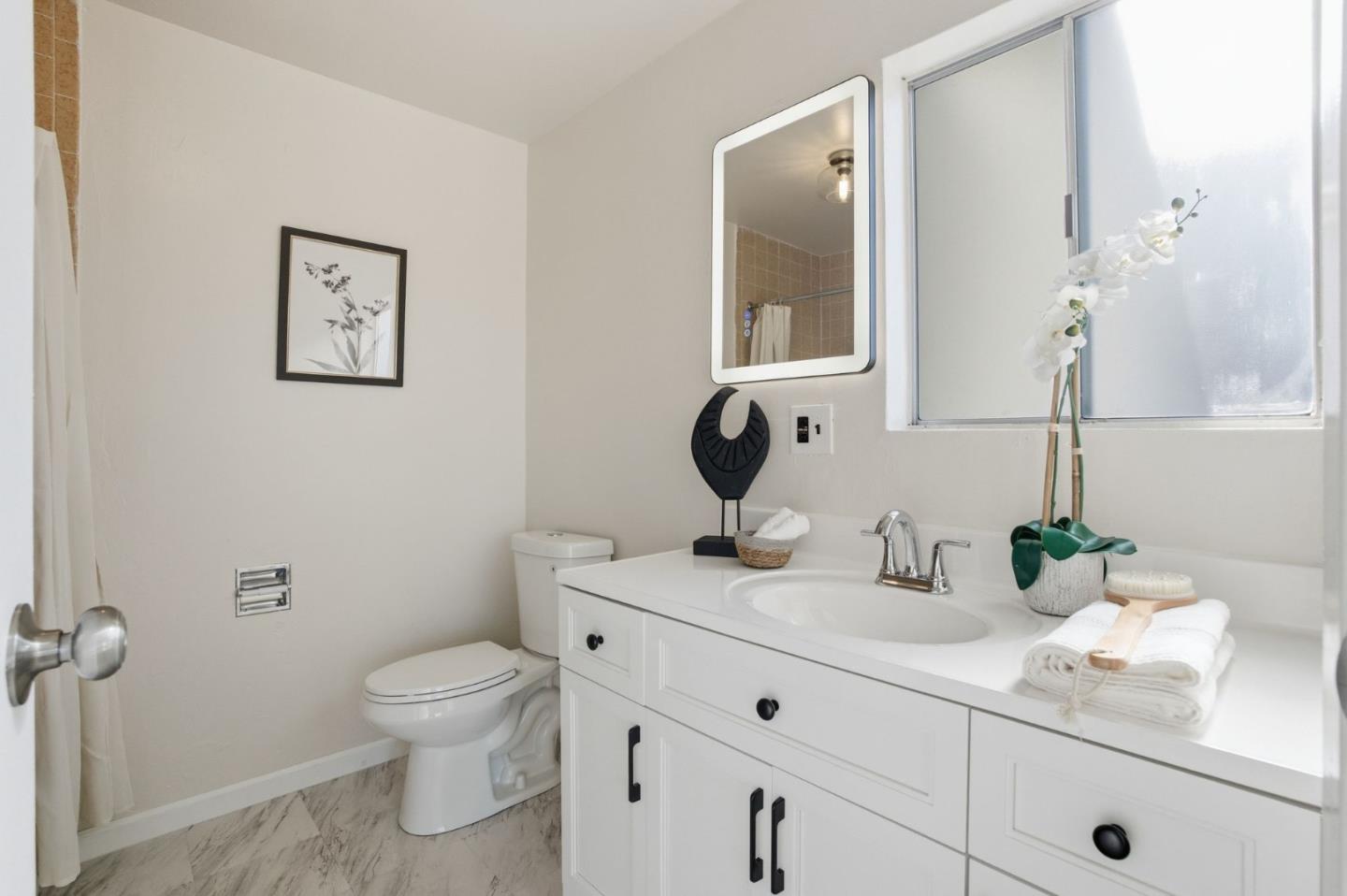 291 West 39th Avenue