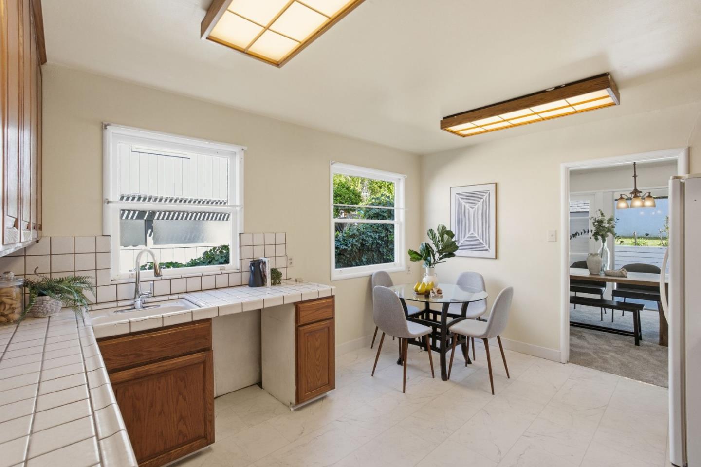 291 West 39th Avenue