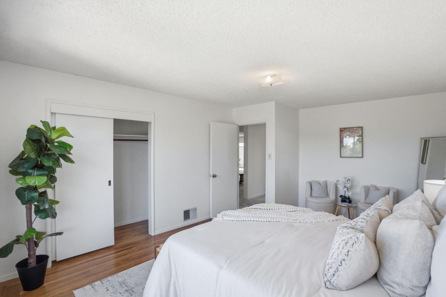 291 West 39th Avenue