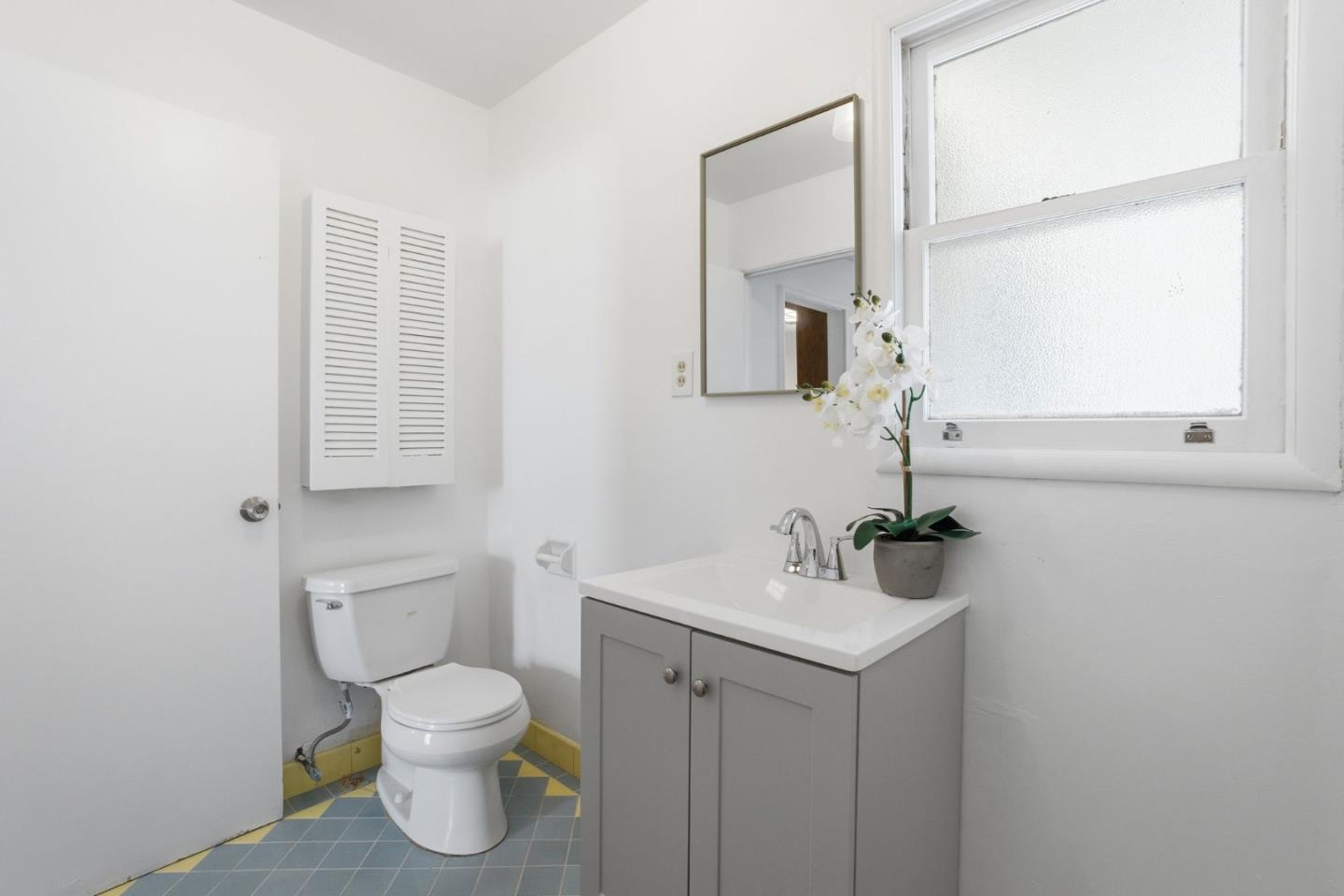 291 West 39th Avenue