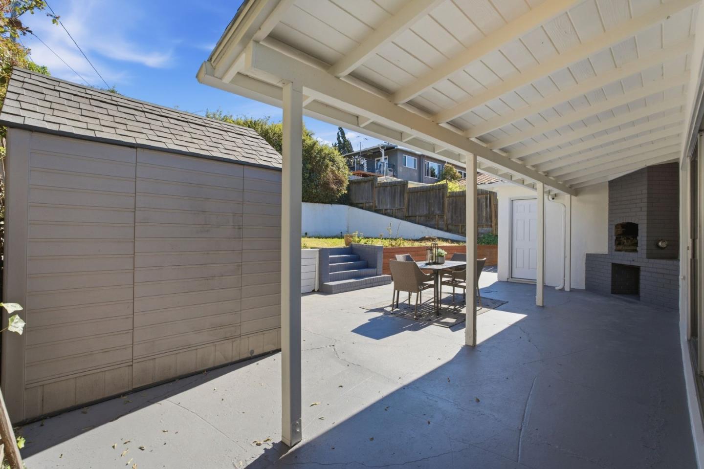 291 West 39th Avenue