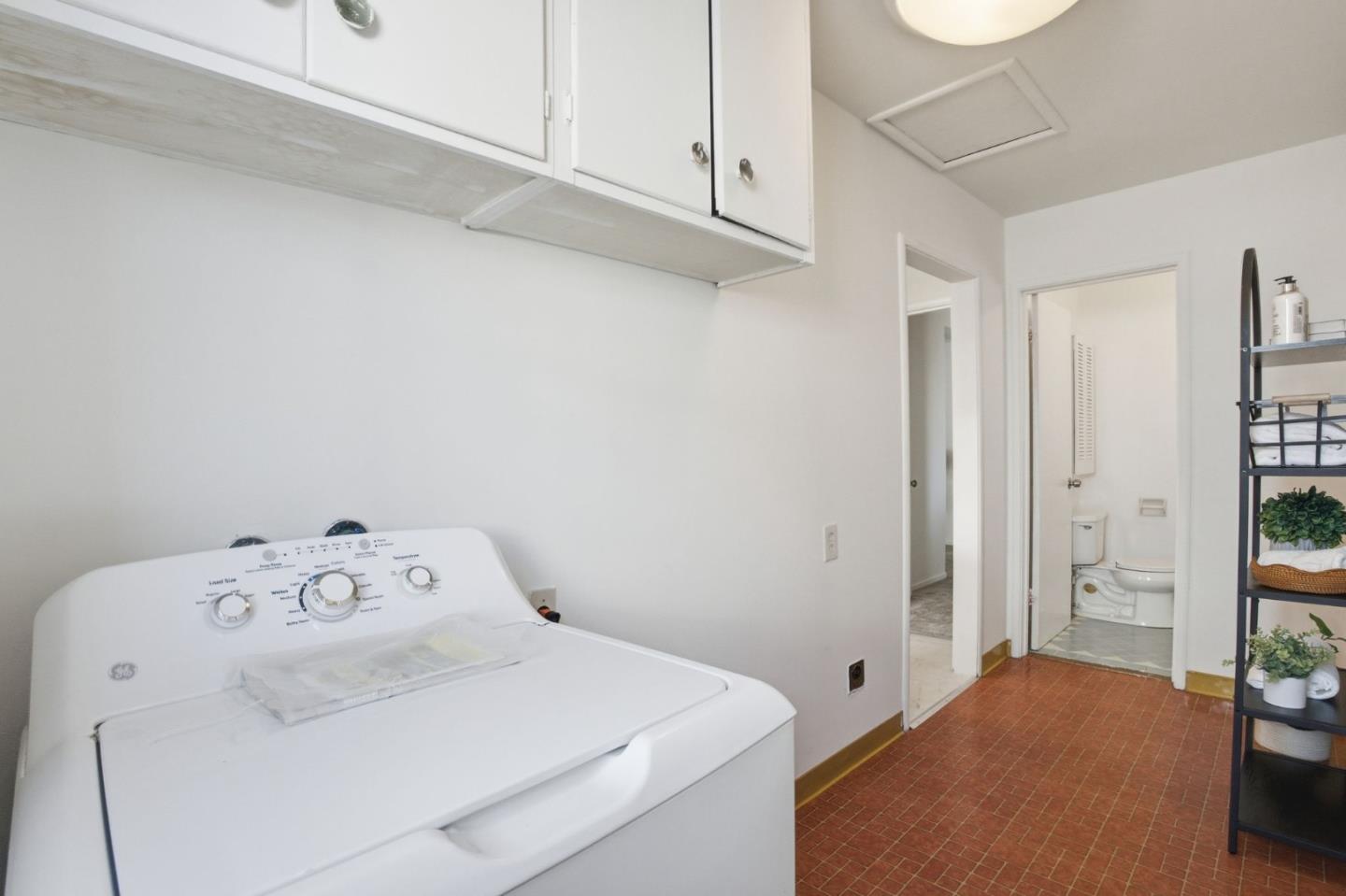 291 West 39th Avenue