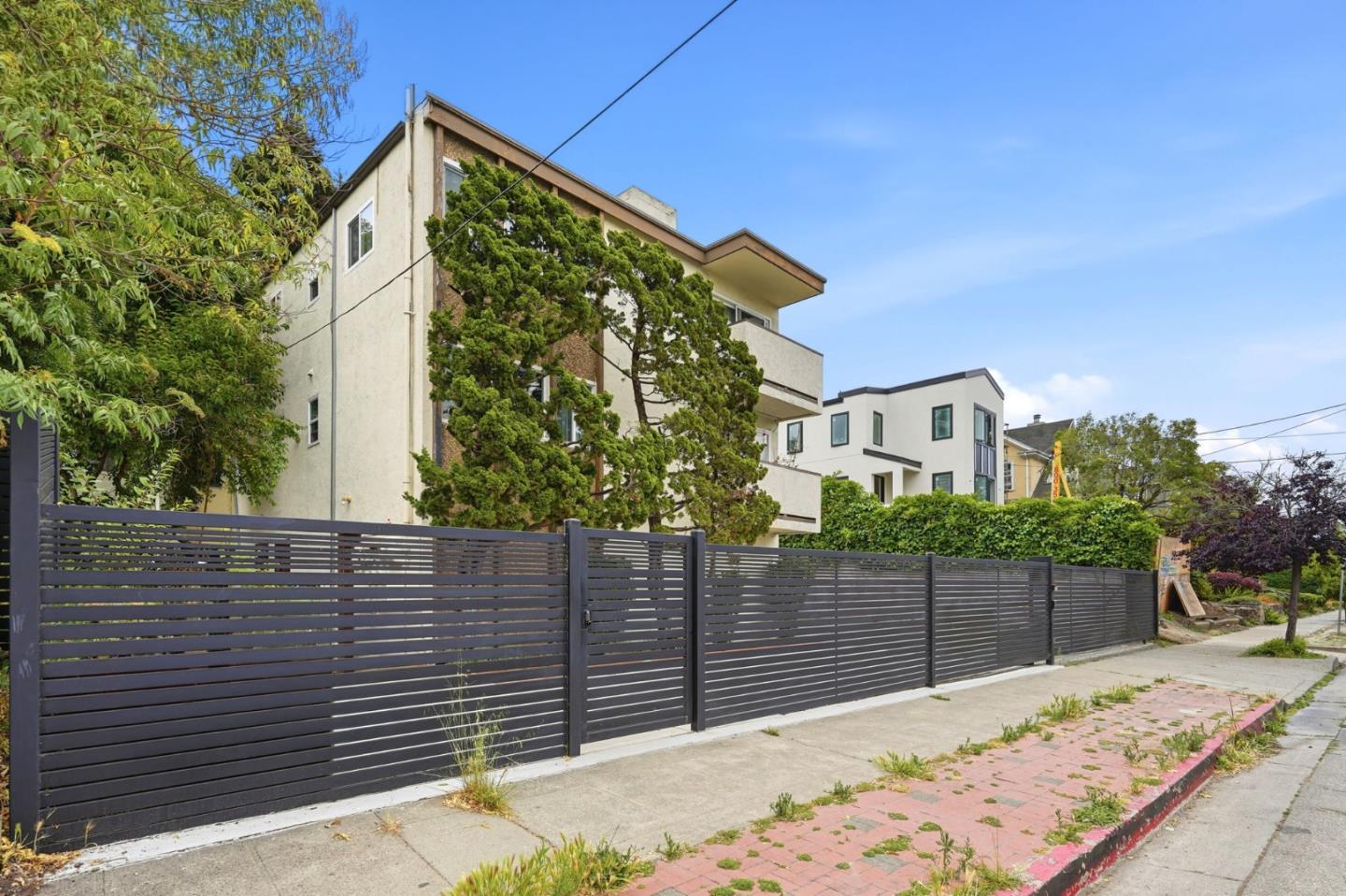 1409 Oxford Street 5