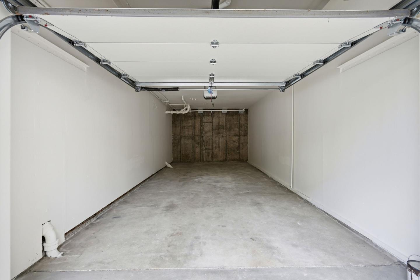 1409 Oxford Street 5