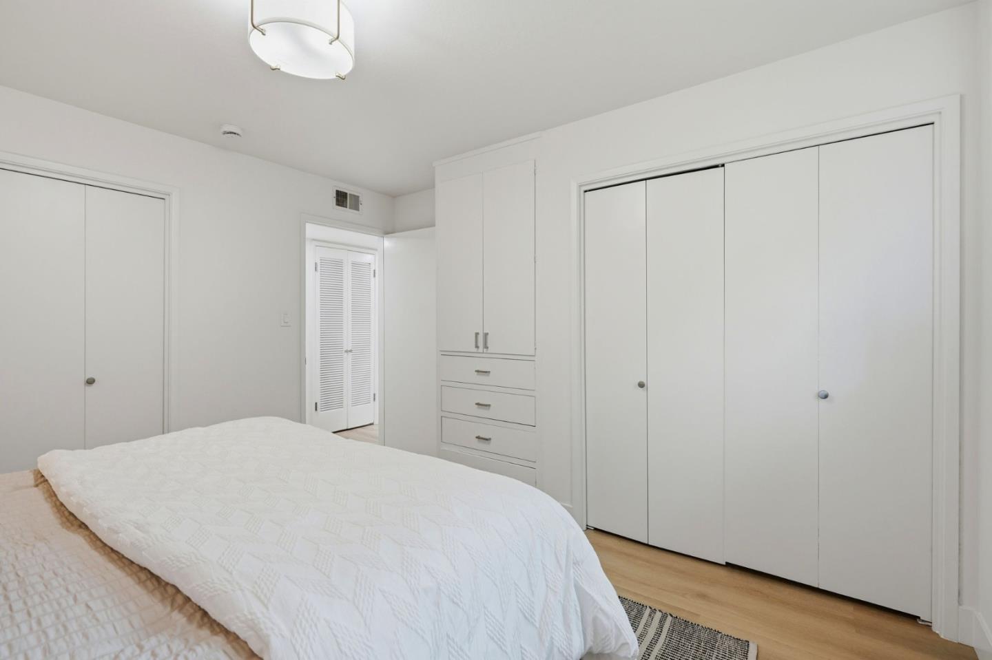 1409 Oxford Street 5