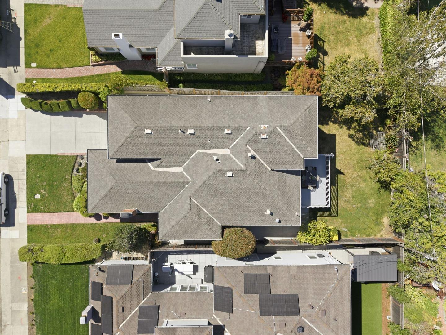 523 Iowa DR