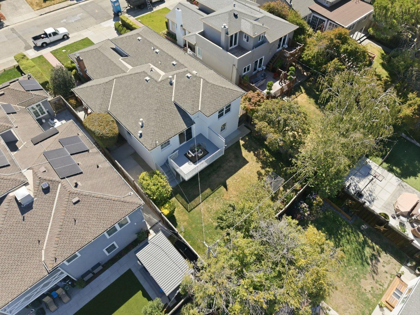 523 Iowa DR