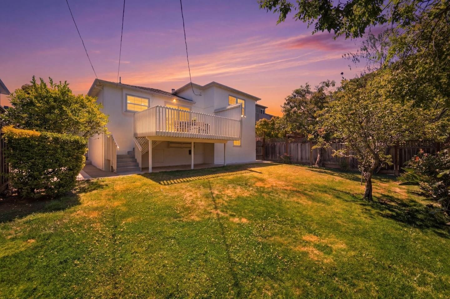 523 Iowa DR