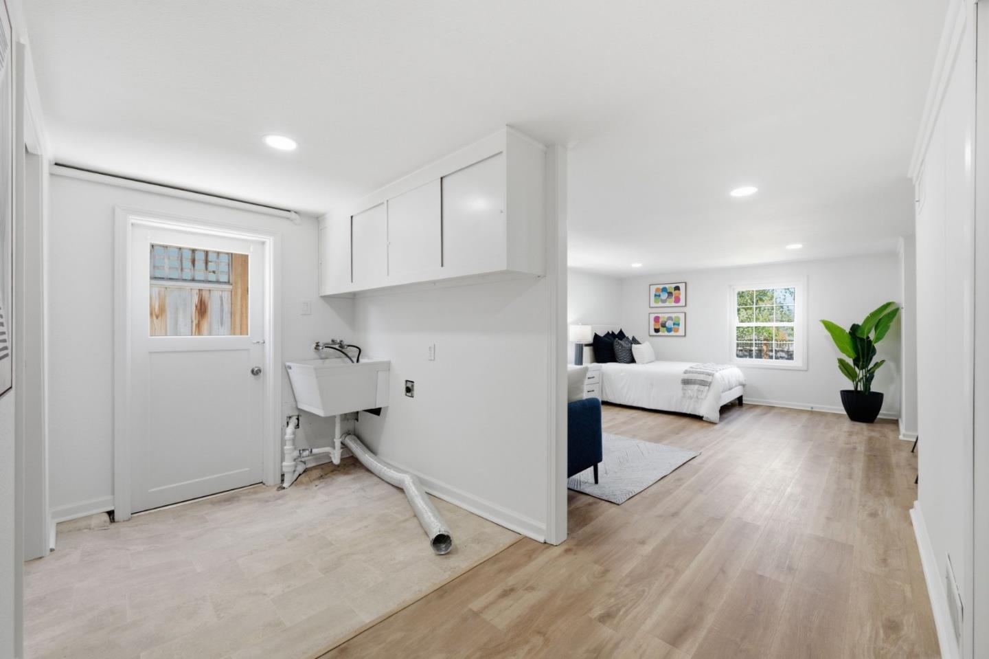 523 Iowa DR