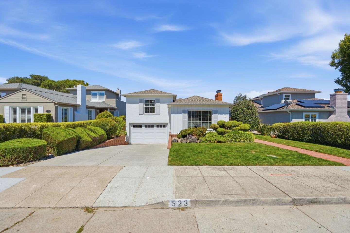 523 Iowa DR