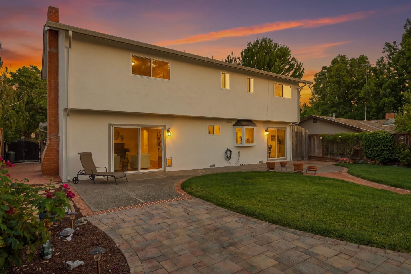2073 Yosemite DR