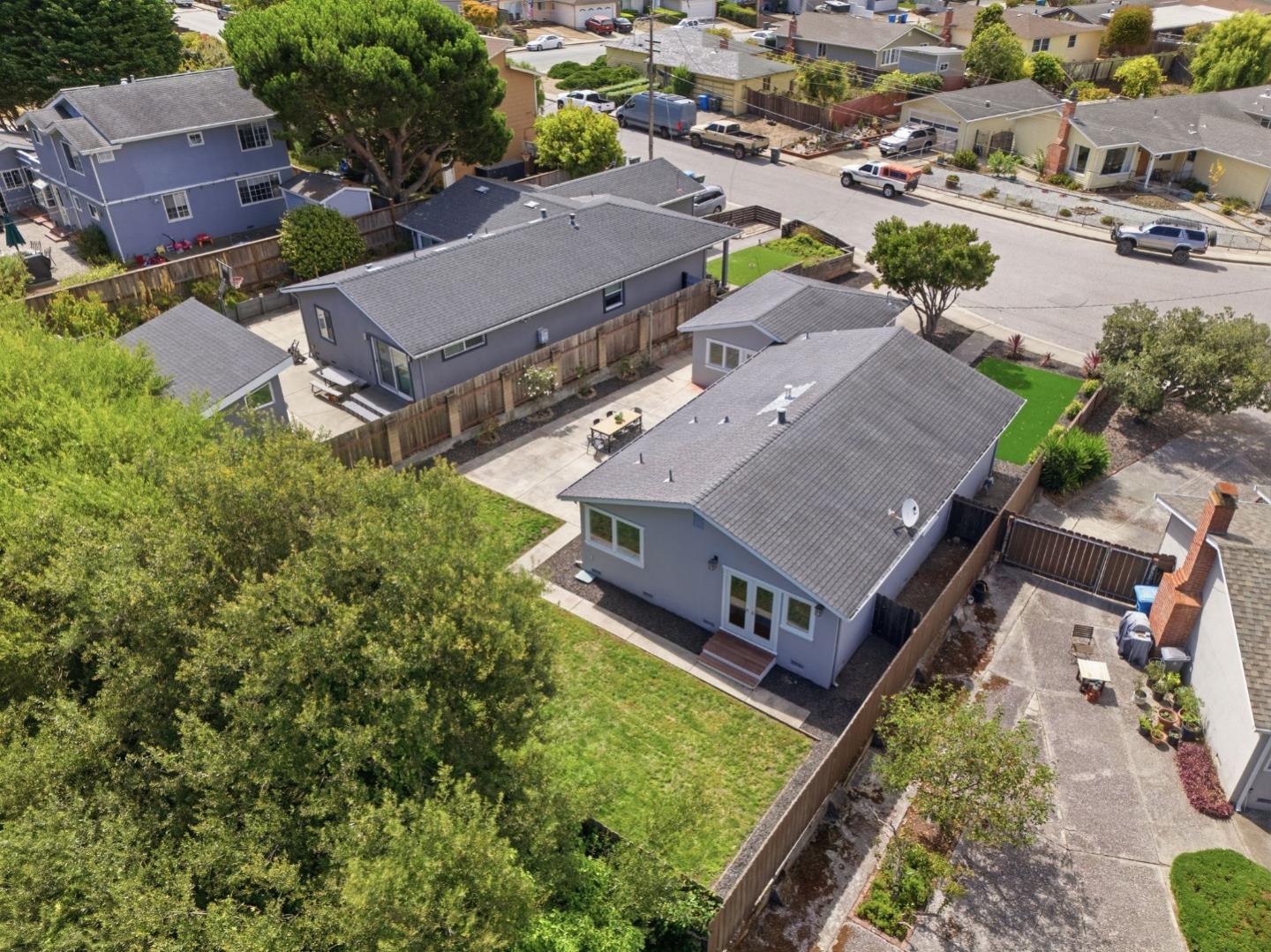 1239 Galvez DR