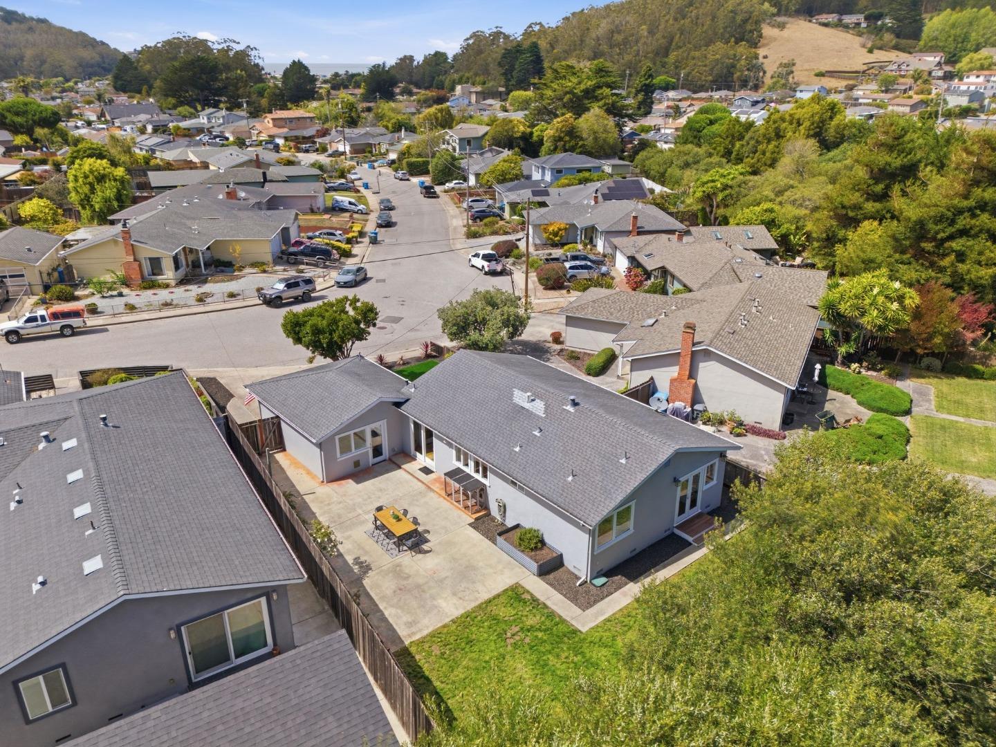 1239 Galvez DR