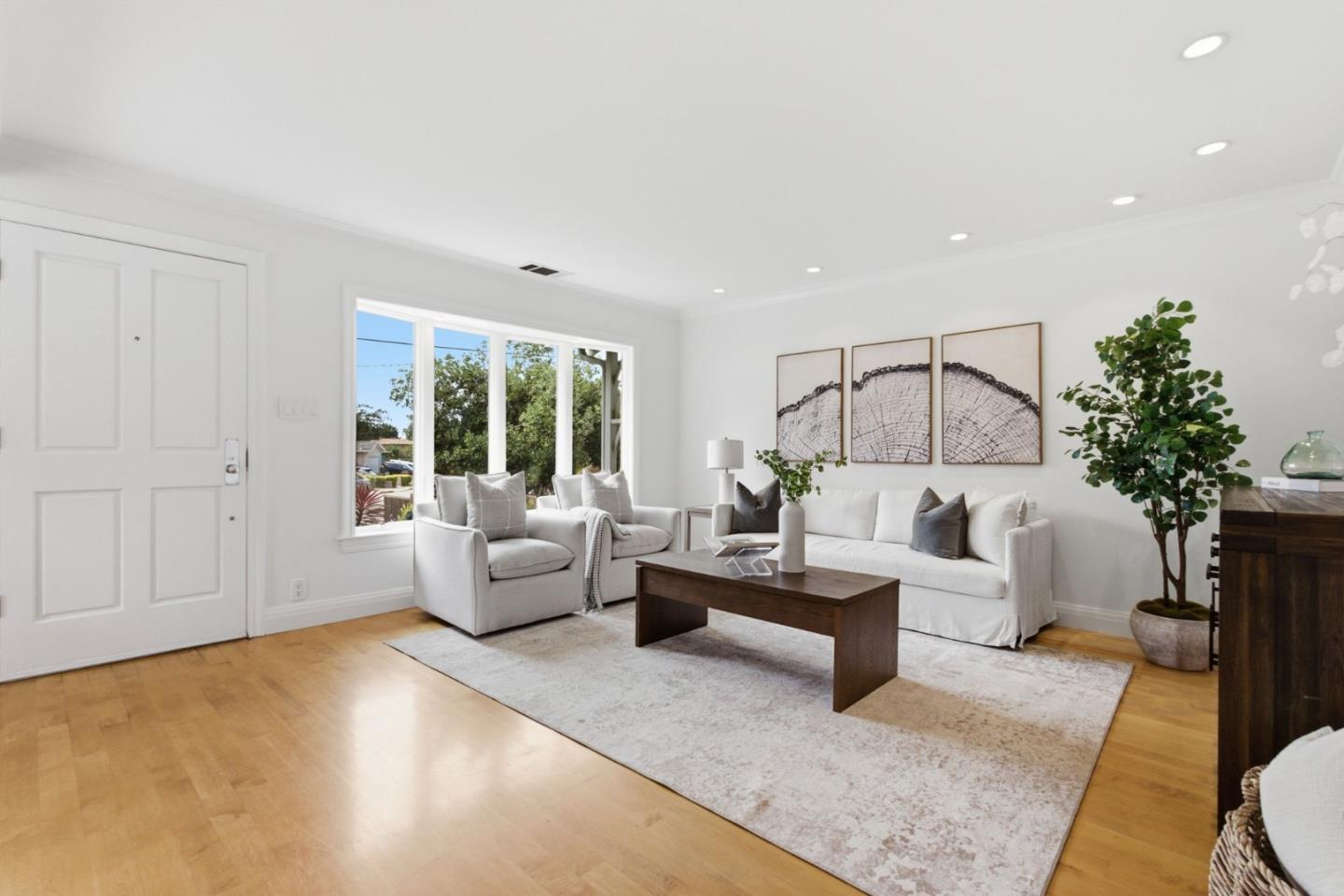 1239 Galvez DR