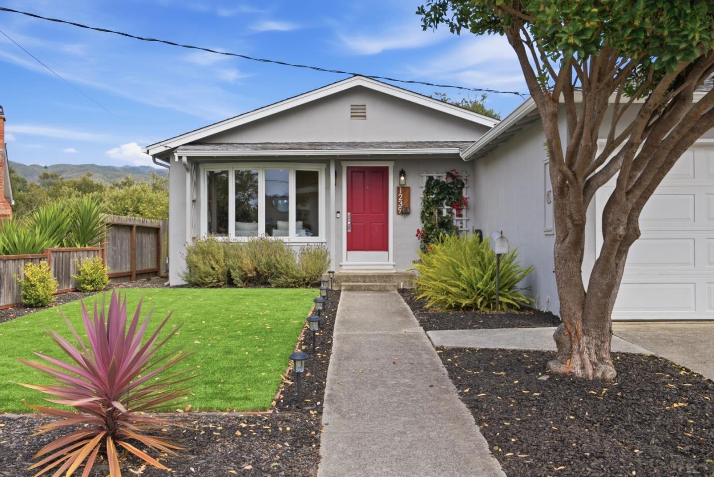 1239 Galvez DR