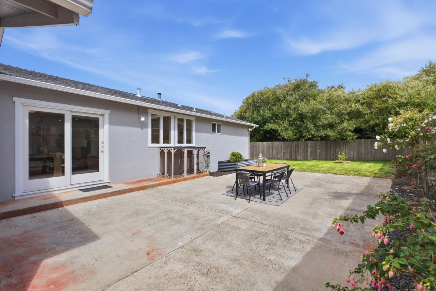 1239 Galvez DR