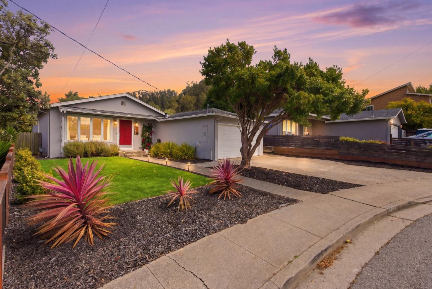 1239 Galvez DR