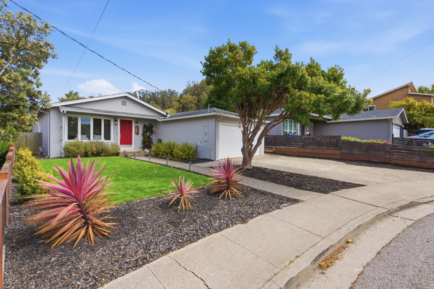 1239 Galvez DR