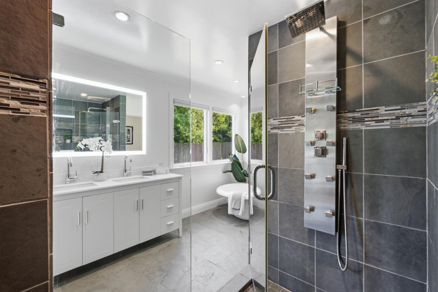 1239 Galvez DR