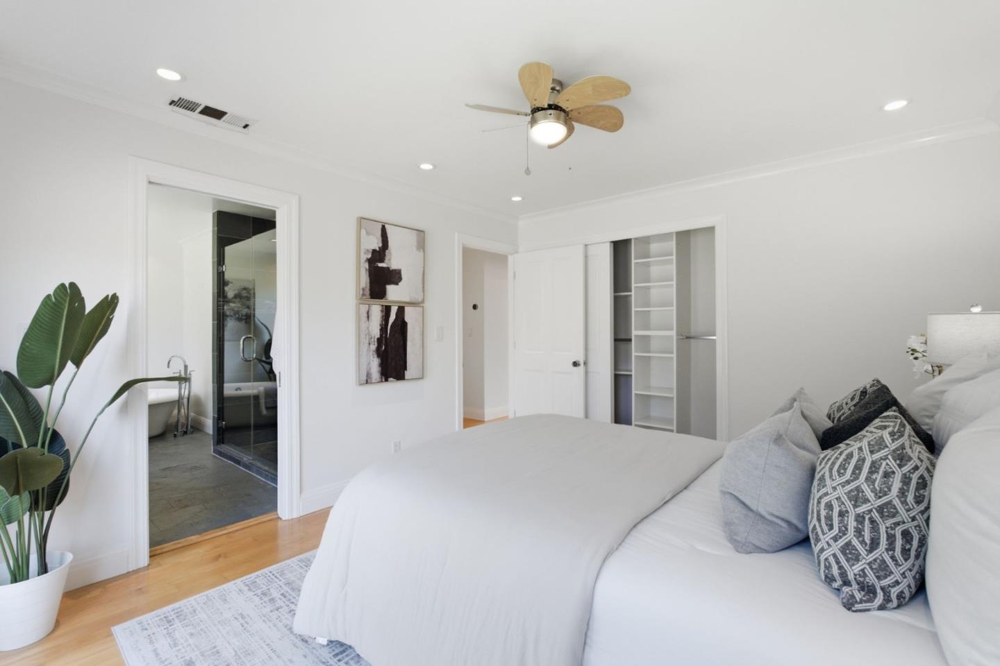 1239 Galvez DR