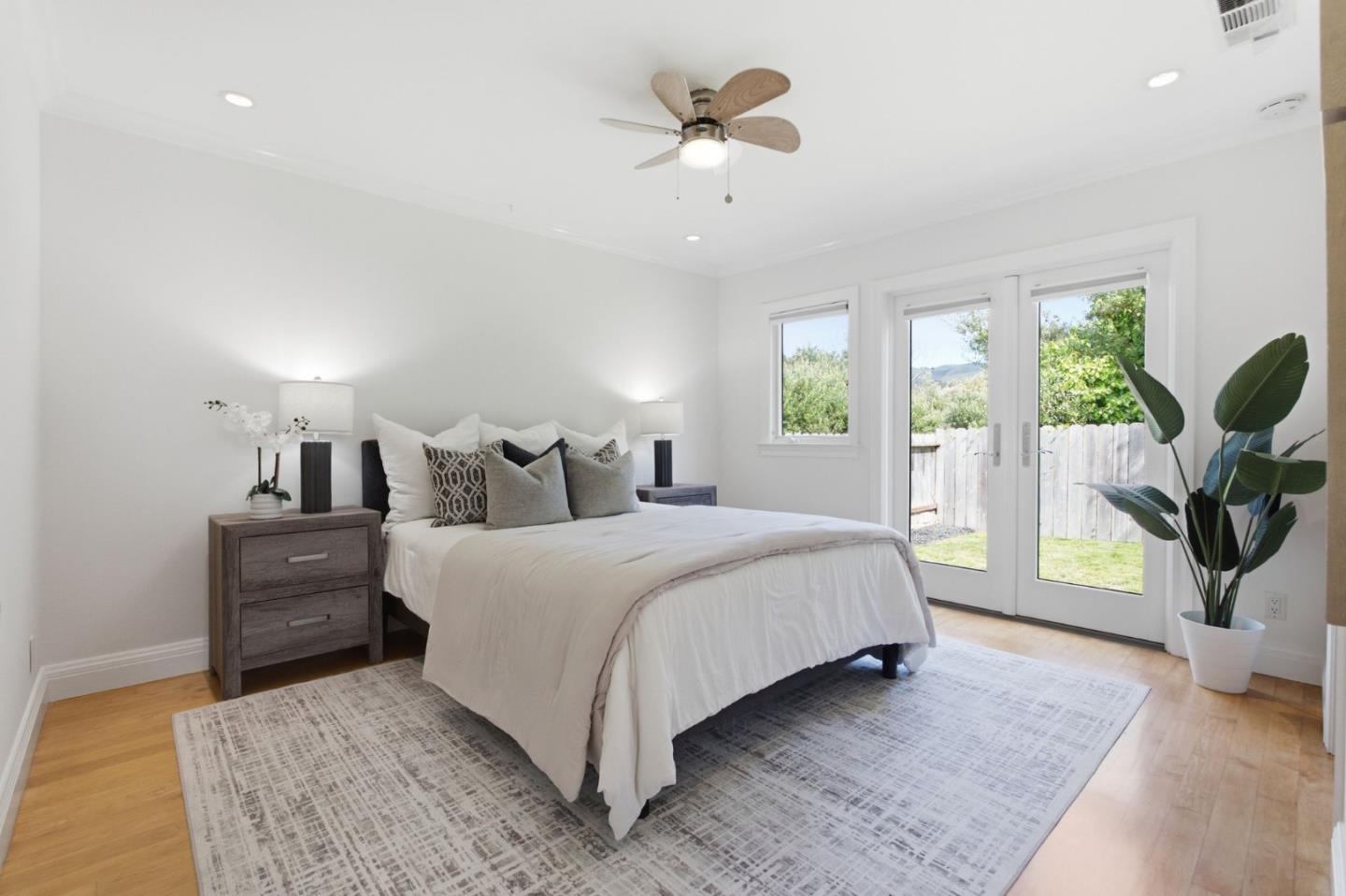 1239 Galvez DR