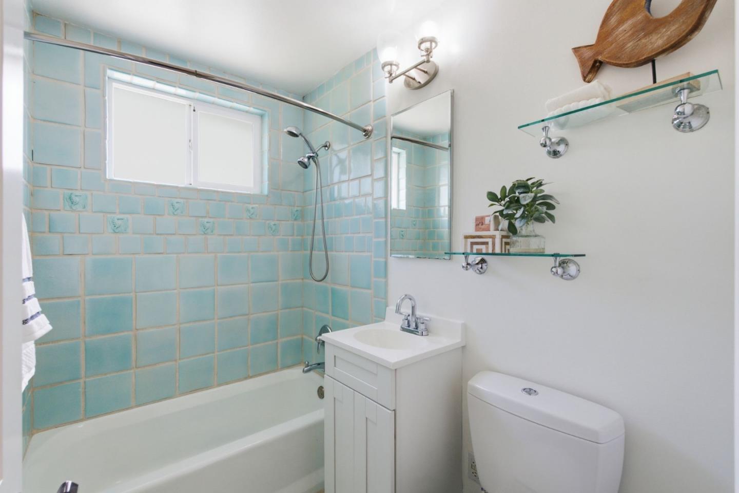 1239 Galvez DR