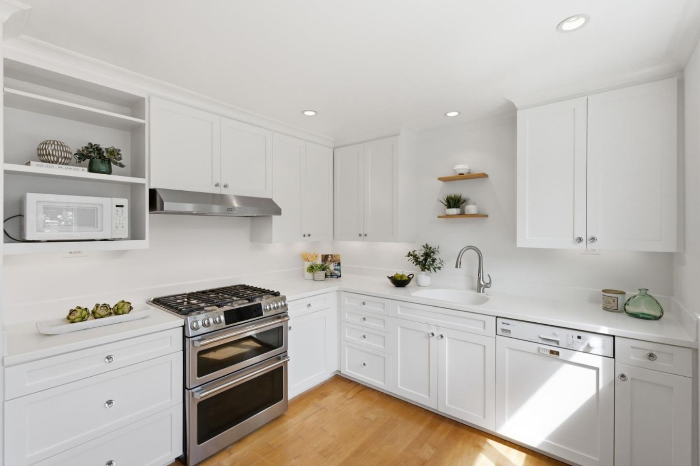 1239 Galvez DR