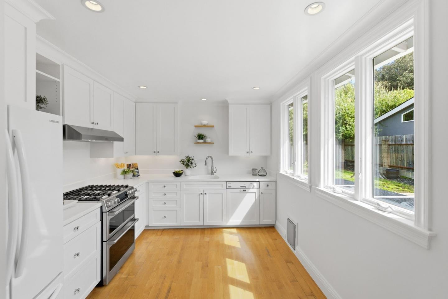 1239 Galvez DR
