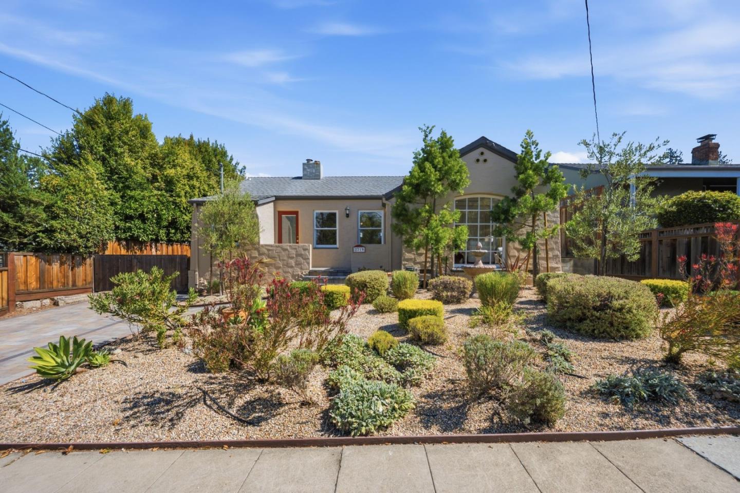 2719 Brewster AVE