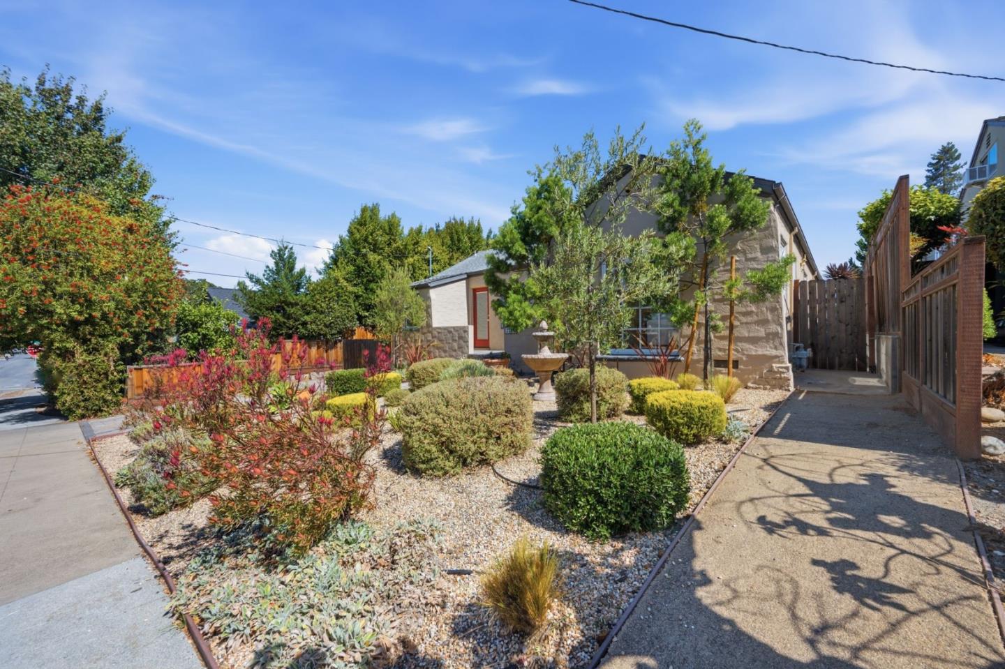 2719 Brewster AVE