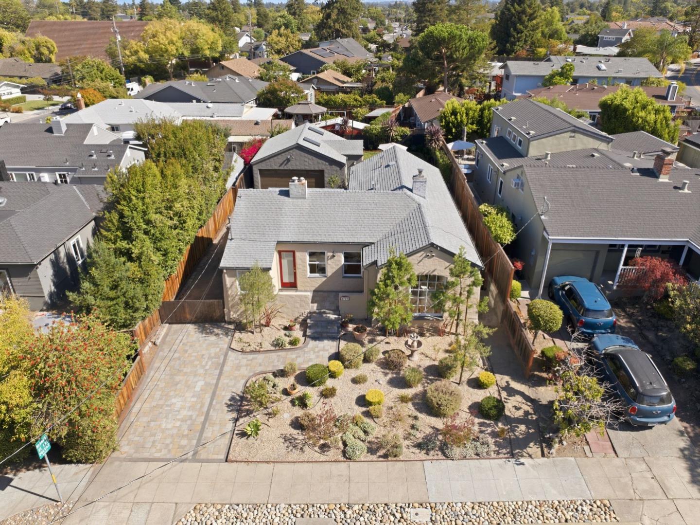 2719 Brewster AVE