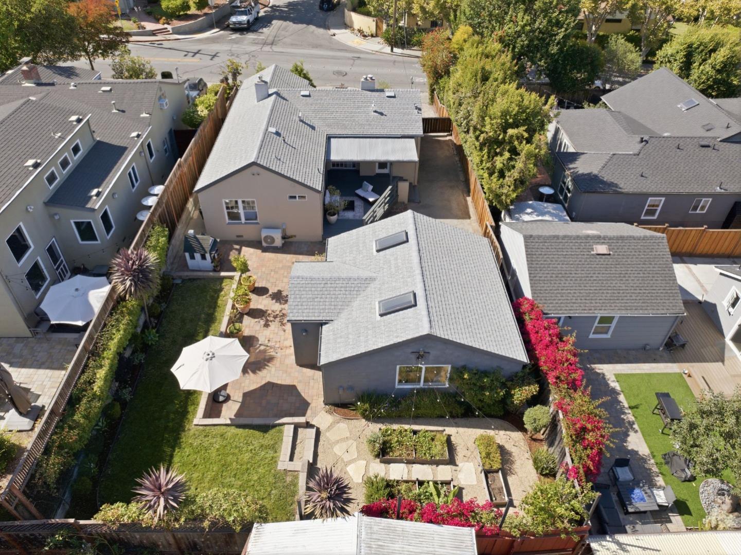 2719 Brewster AVE